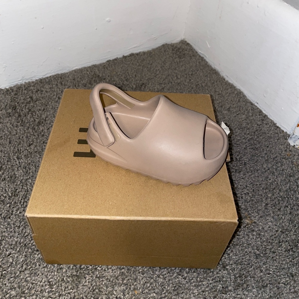 Toddler Yeezy Slides